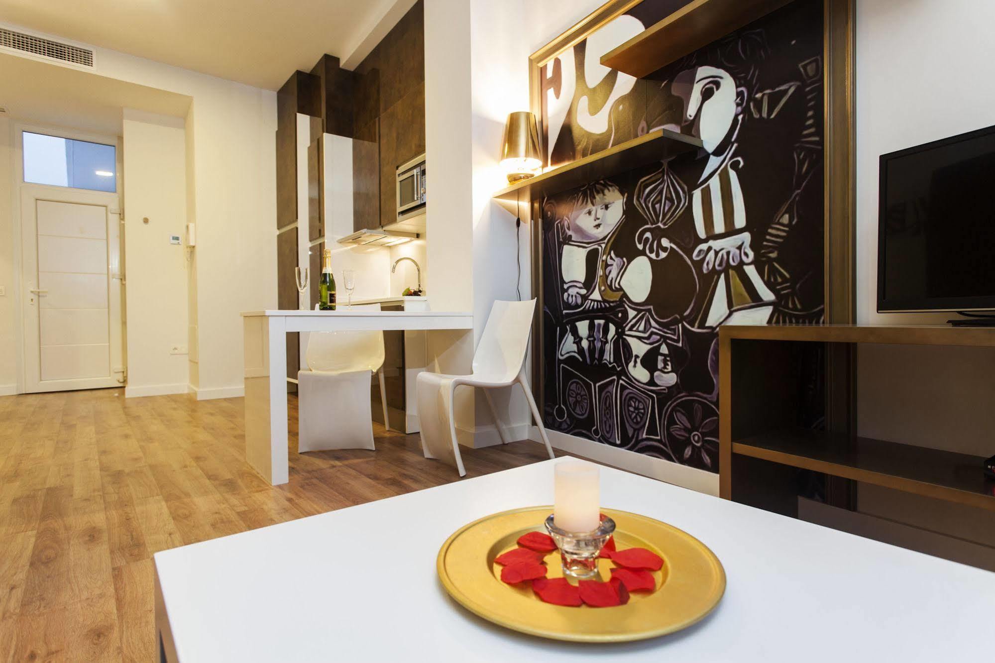 Picasso Suites Málaga Exteriör bild